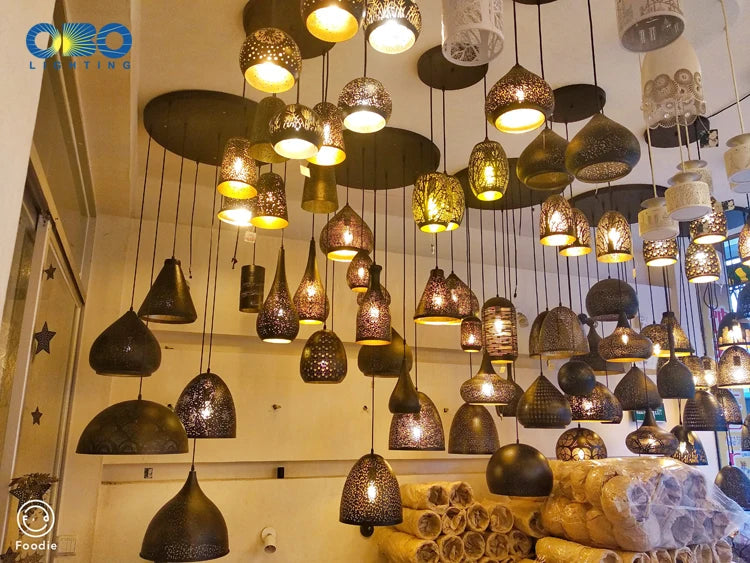 Pendente Vintage Preto com Abajur Gravado — Luminária E27 Estilo Americano para Bar e Restaurante