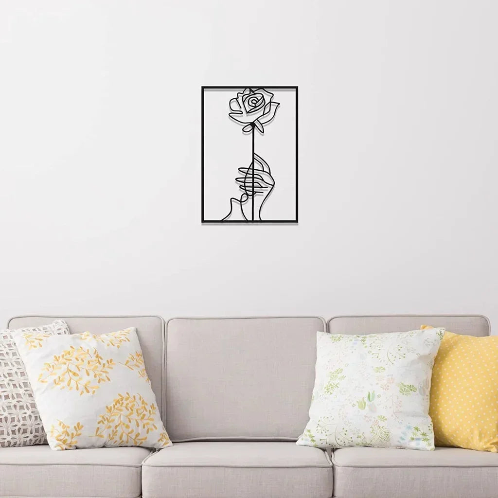 Escultura de Parede Linha Feminina em Metal — Arte Abstrata Minimalista para Decoração