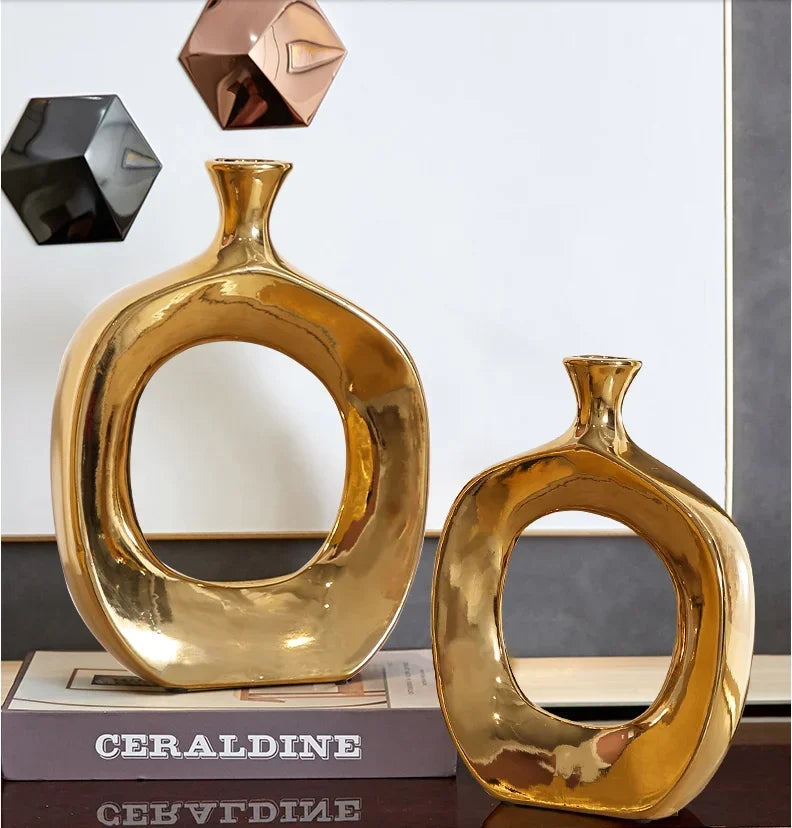 Vaso de Cerâmica Dourado Nórdico — Enfeite Decorativo para Sala e Arranjos de Flores