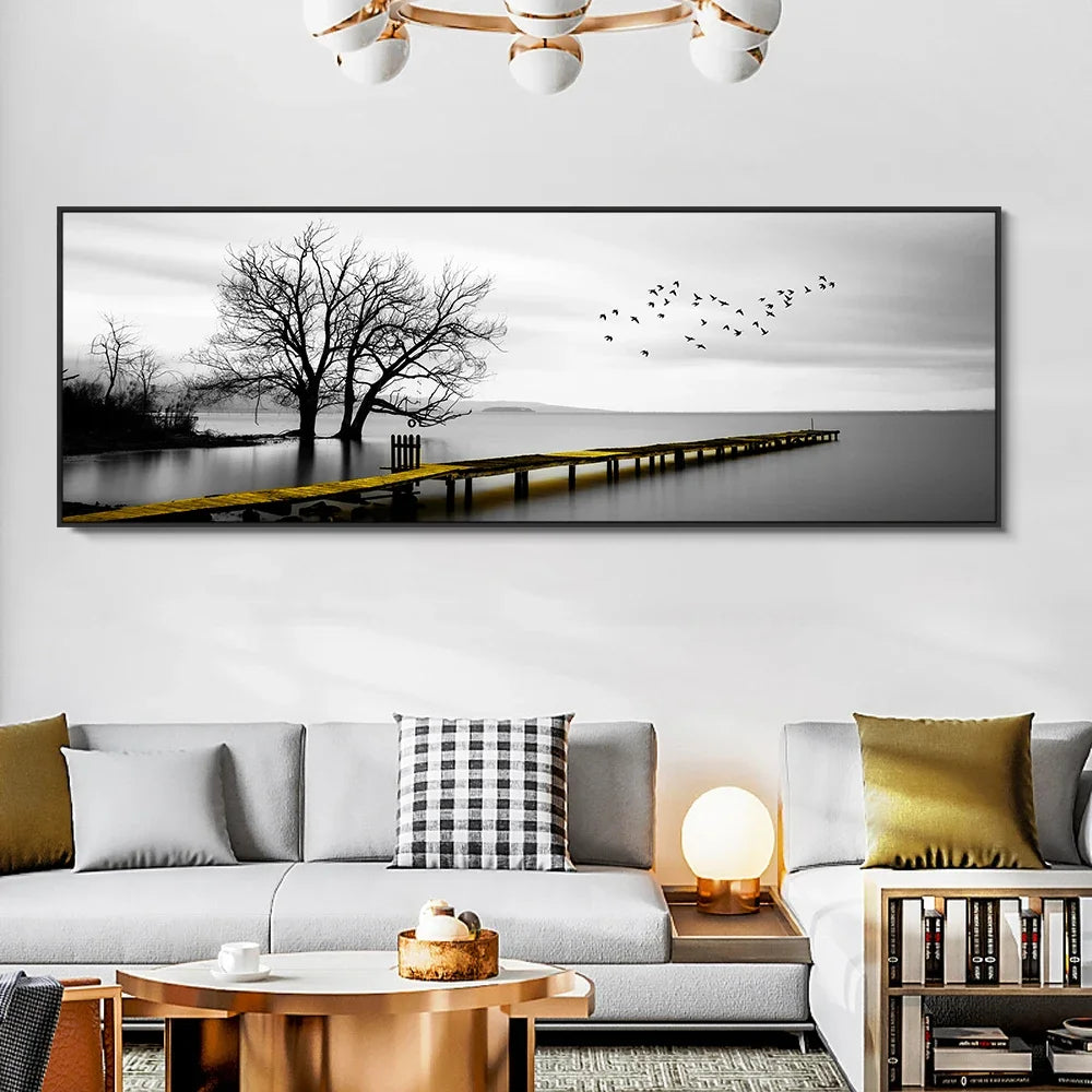 Quadro Decorativo Ponte Dorada Beira-Mar — Arte Minimalista de Paisagem para Sala