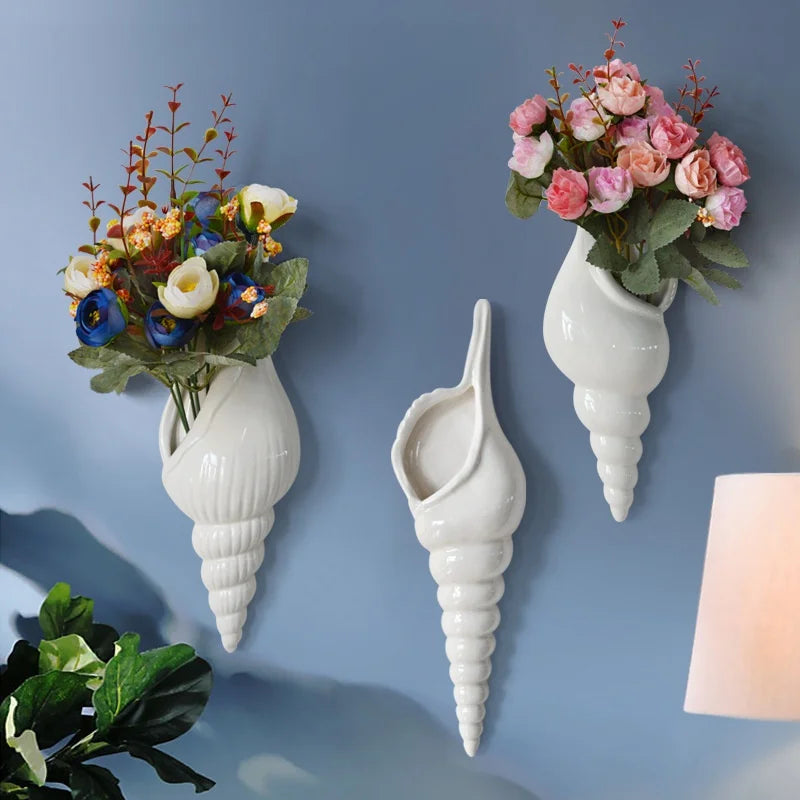 Vaso Cerâmica Branco Formato Concha do Mar — Pendurado na Parede Decoração Moderna