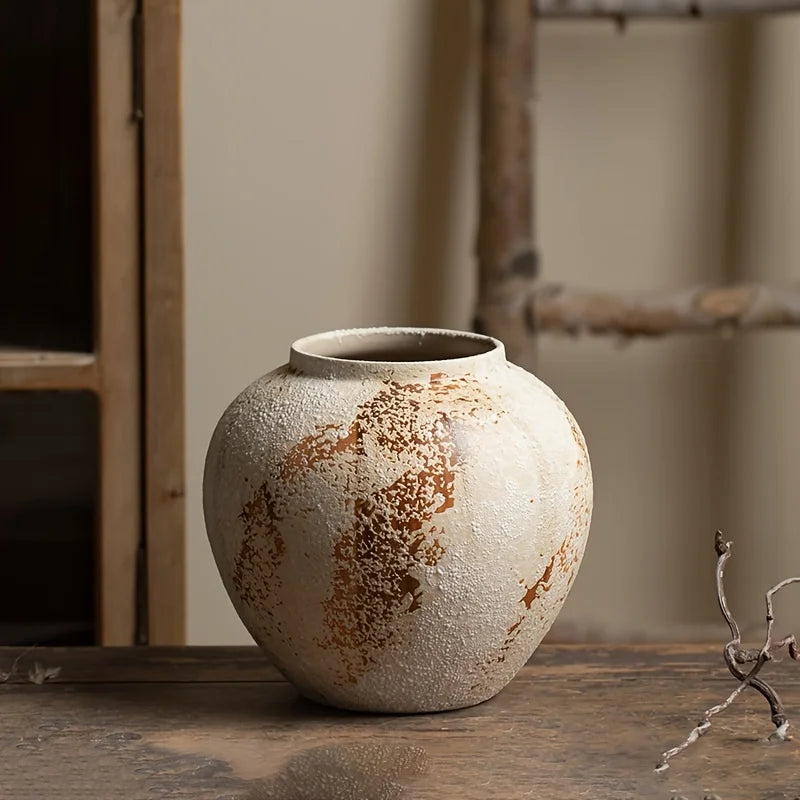 Vaso Cerâmica Retrô com Pintas Brancas — Design Clássico para Flores e Ambientes