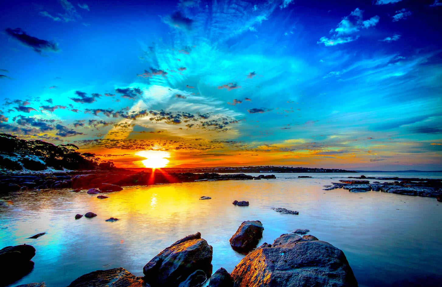 Quadro Decorativo Praia Pôr do Sol Dourado — Arte de Paisagem Tropical para Sala