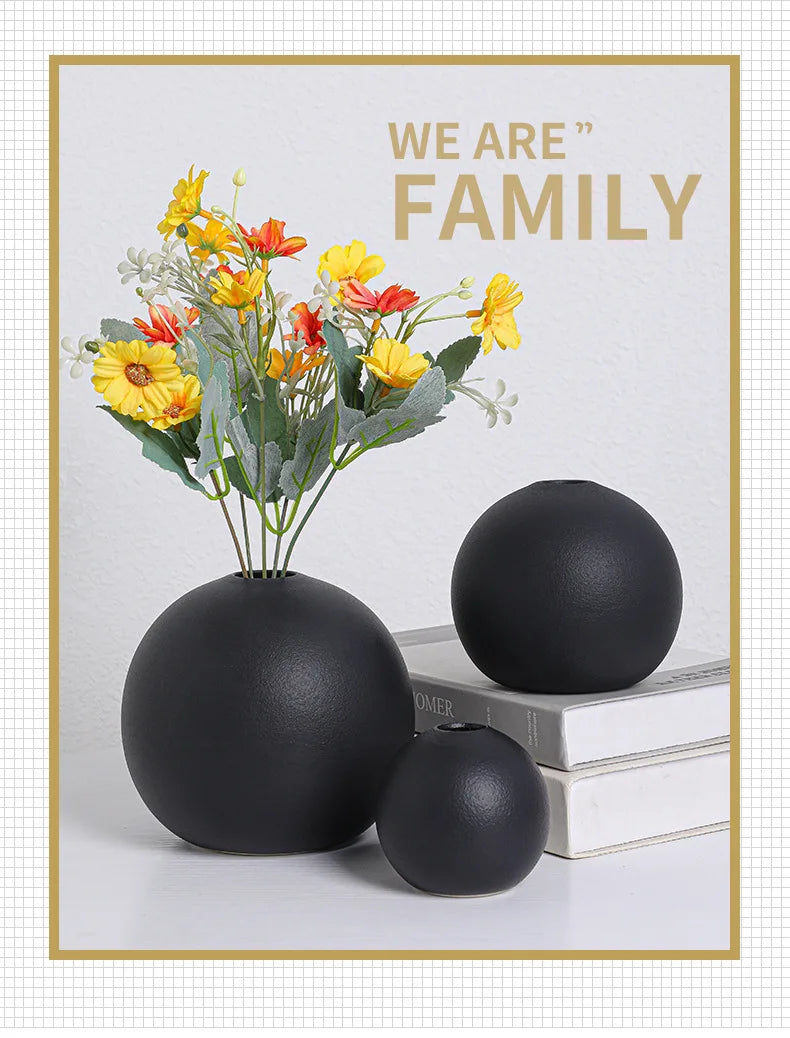Vaso de Ceramica Bola Europeu Preto e Branco