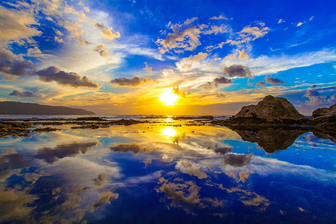Quadro Decorativo Praia Pôr do Sol Dourado — Arte de Paisagem Tropical para Sala