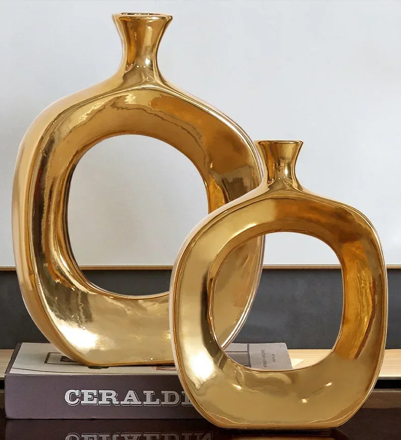 Vaso de Cerâmica Dourado Nórdico — Enfeite Decorativo para Sala e Arranjos de Flores