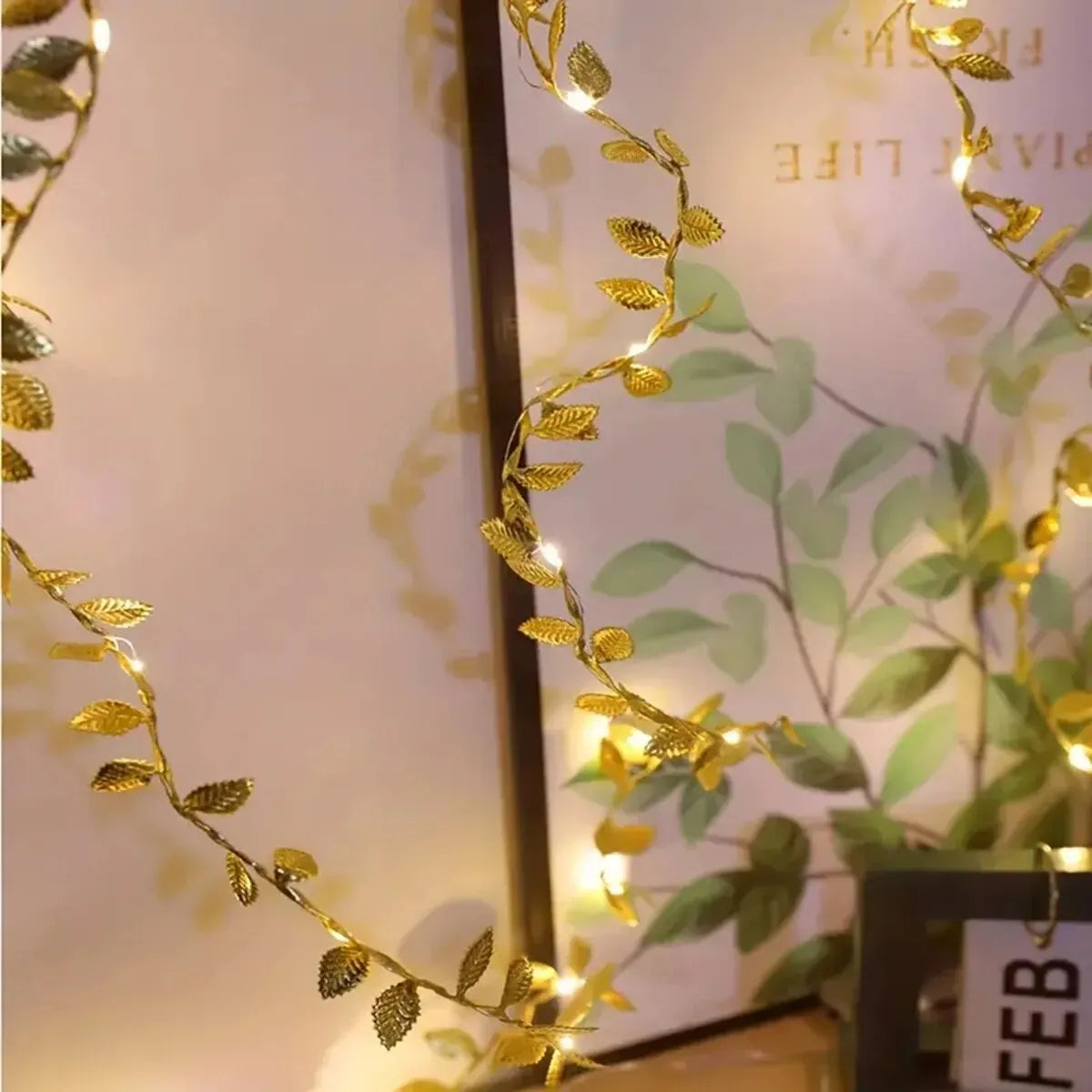 Cordão de Luzes LED Folhas Doradas 2m — Fio de Cobre a Pilha para Decoração e Festas