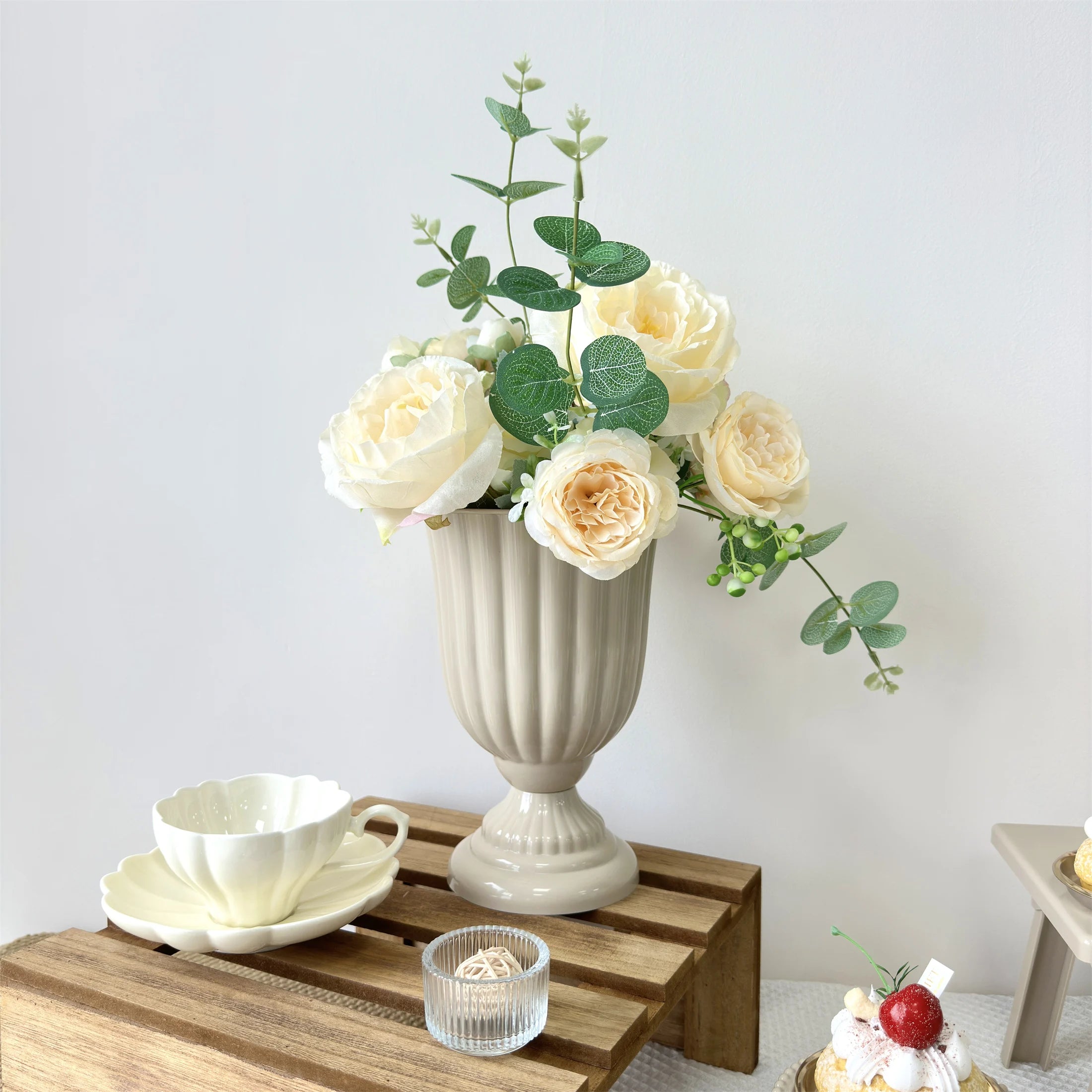 Vaso Plástico Retro Colorido para Flores — Decoração de Mesa para Casa e Festa