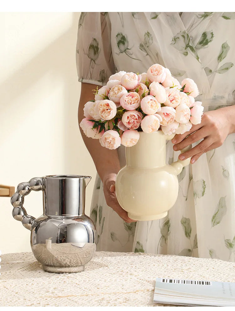 Vaso de Cerâmica Moderno com Alça — Vaso para Arranjos de Flores em Sala