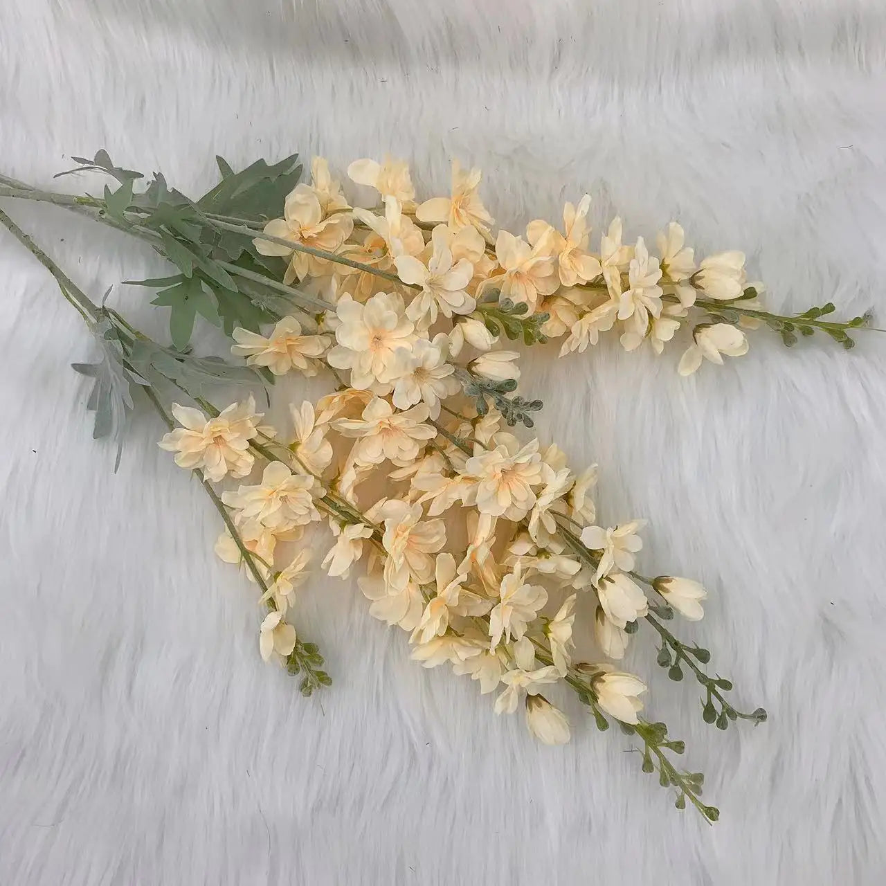 Flor Artificial Delphinium em Veludo — 2 Hastes para Decoração de Casa, Hotel e Casamento