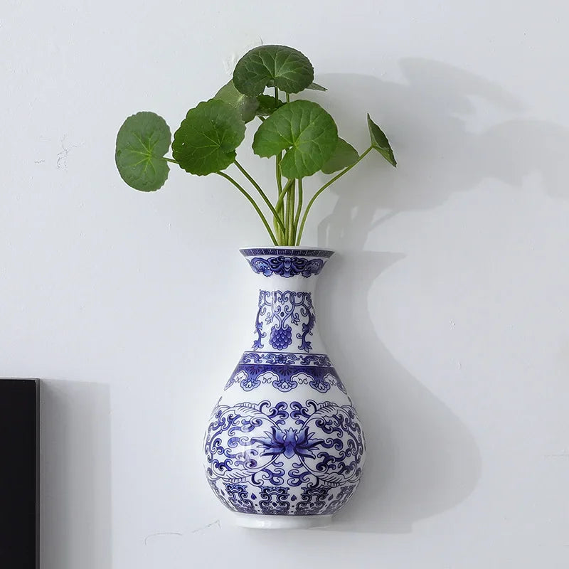 Vaso Cerâmica Azul e Branco Porcelana Pendurado — Bambu da Sorte e Sala de Estar