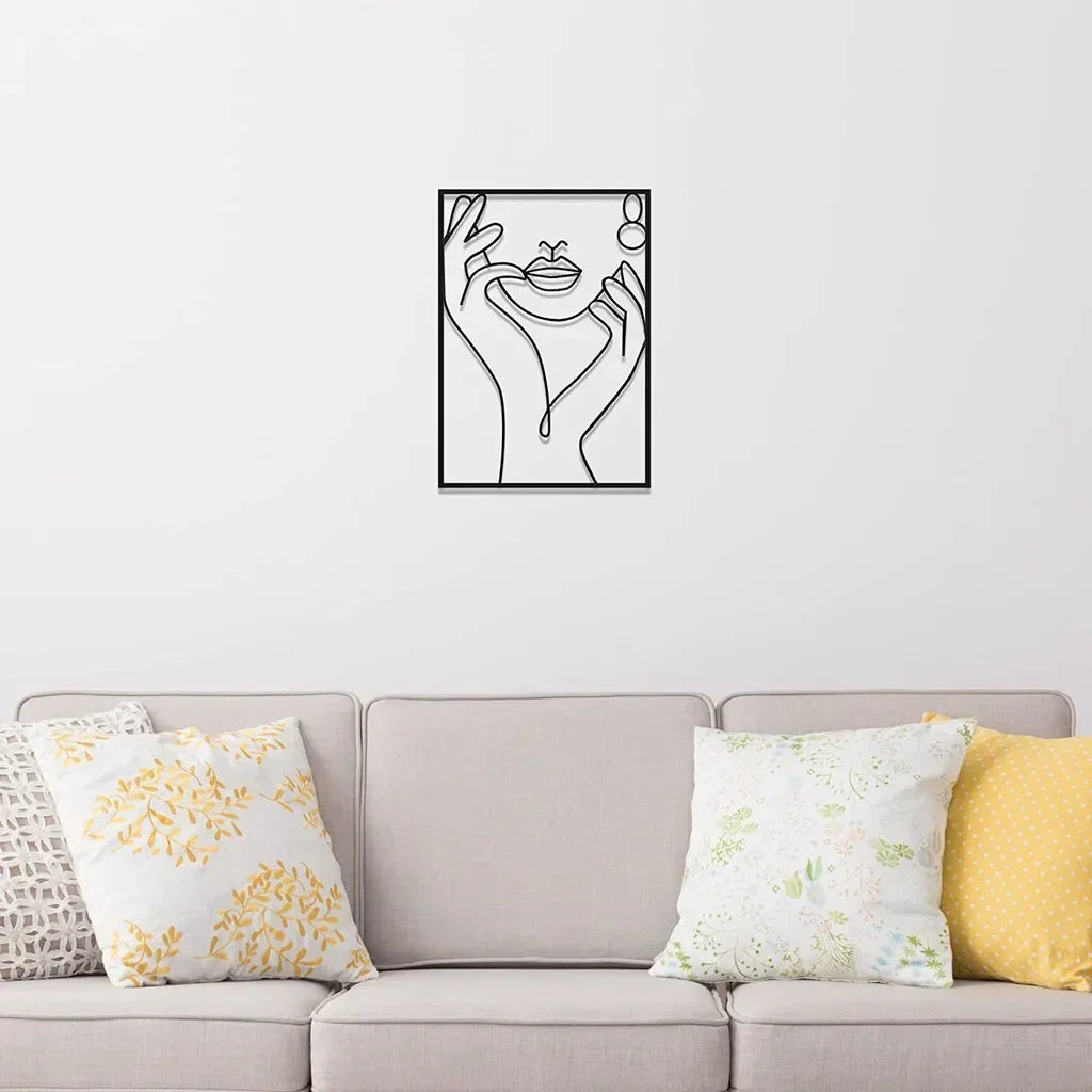 Escultura de Parede Linha Feminina em Metal — Arte Abstrata Minimalista para Decoração