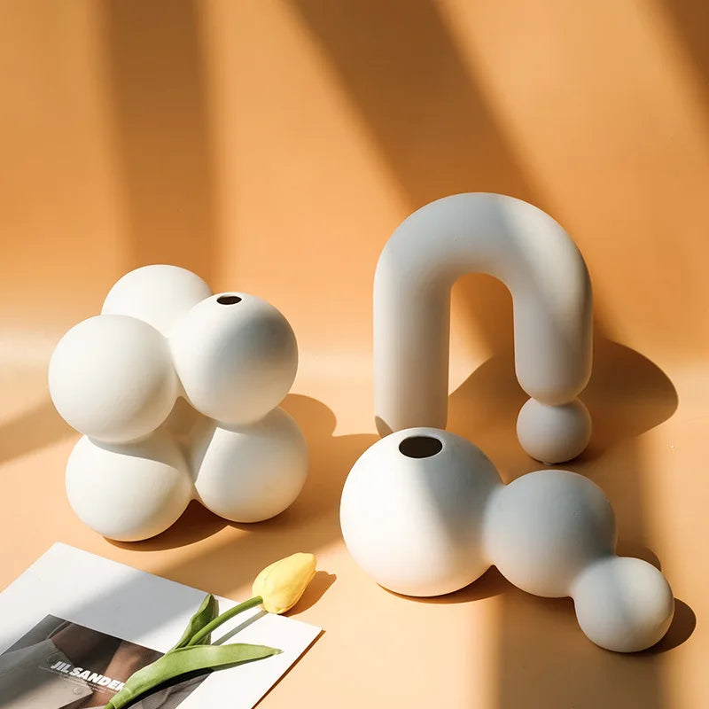 Vaso Cerâmica Branco Nórdico para Flores Artificiais — Figurine Decorativa para Sala