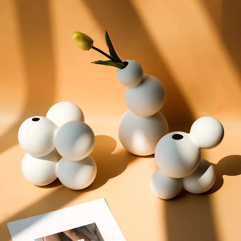 Vaso Cerâmica Branco Nórdico para Flores Artificiais — Figurine Decorativa para Sala