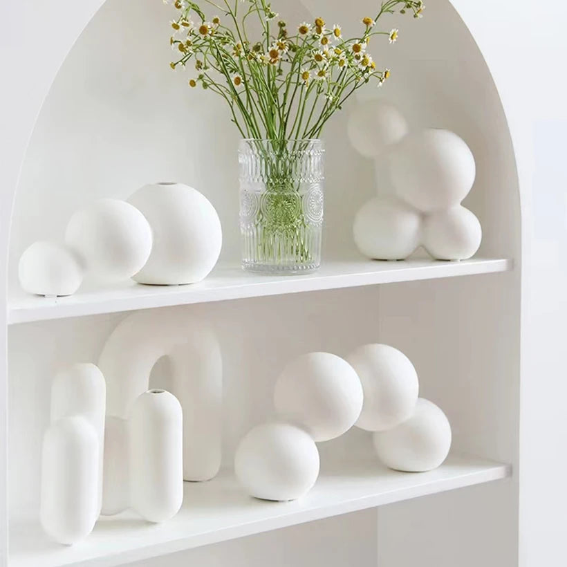 Vaso Cerâmica Branco Nórdico para Flores Artificiais — Figurine Decorativa para Sala