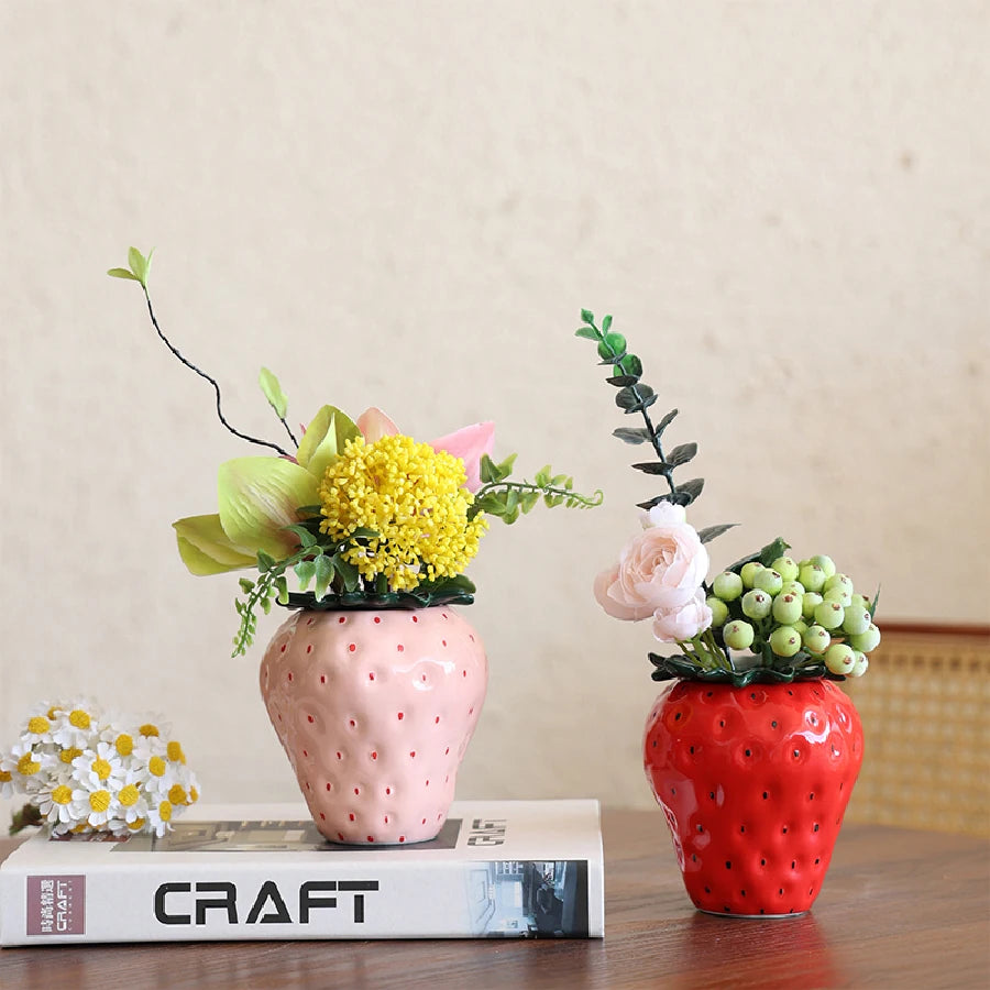 Vaso de Cerâmica Formato Morango — Decoração para Casa e Ano Novo
