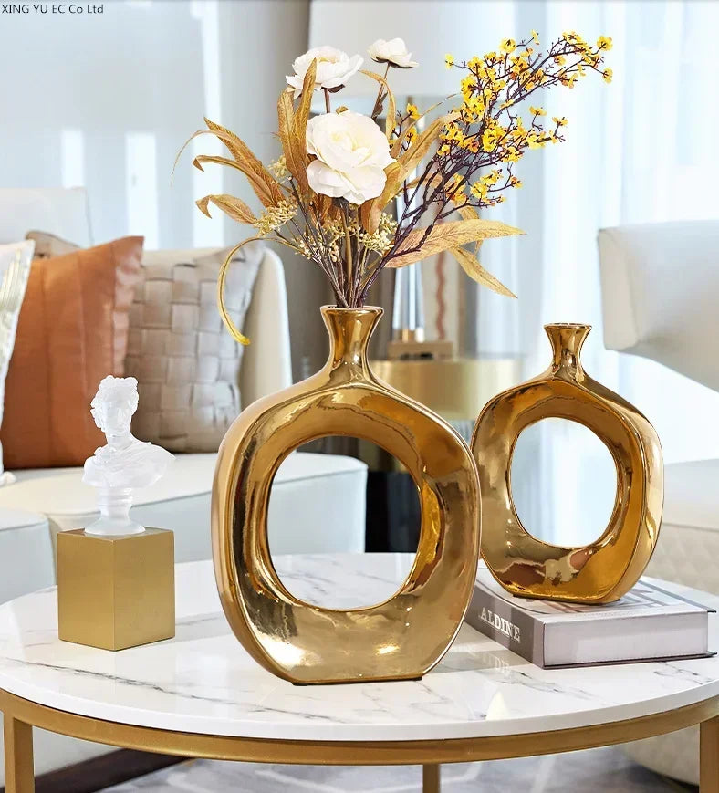 Vaso de Cerâmica Dourado Nórdico — Enfeite Decorativo para Sala e Arranjos de Flores