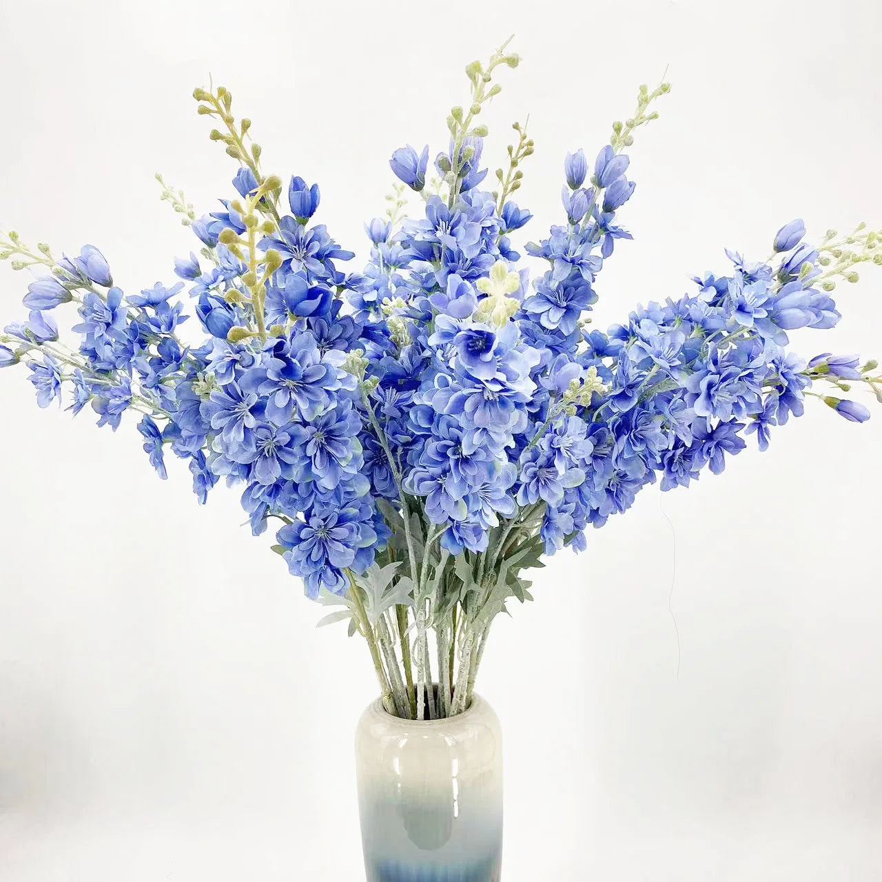Flor Artificial Delphinium em Veludo — 2 Hastes para Decoração de Casa, Hotel e Casamento