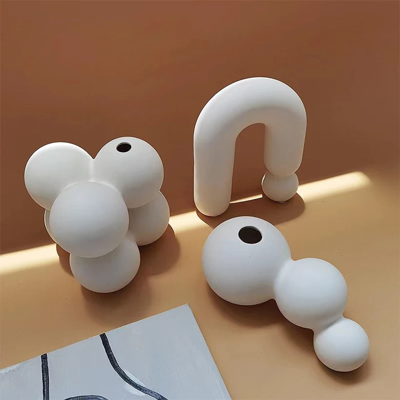Vaso Cerâmica Branco Nórdico para Flores Artificiais — Figurine Decorativa para Sala