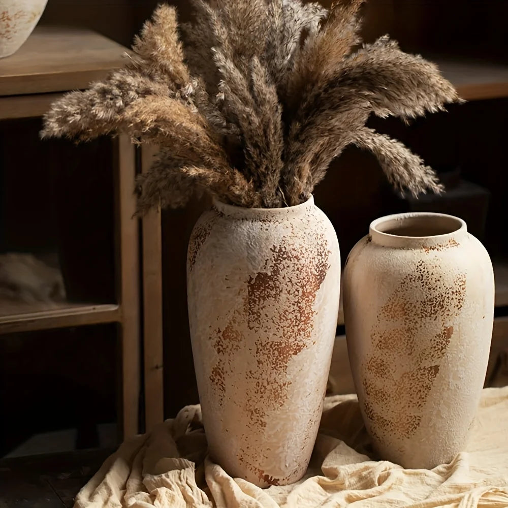 Vaso Cerâmica Retrô com Pintas Brancas — Design Clássico para Flores e Ambientes