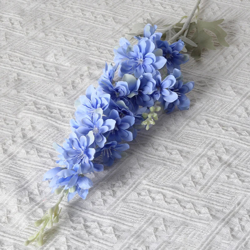 Flor Artificial Delphinium em Veludo — 2 Hastes para Decoração de Casa, Hotel e Casamento