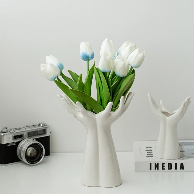 Vaso Cerâmica Mão e Braço para Flores — Artesanato Decorativo para Mesa e Casa