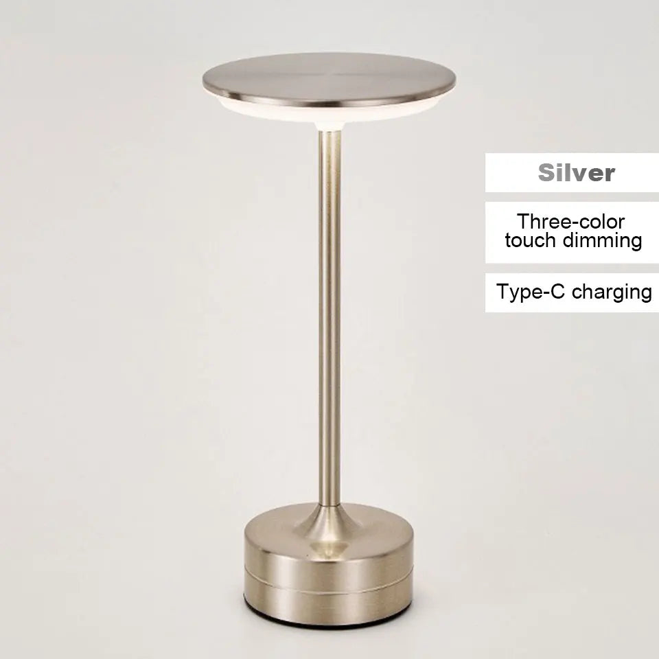 Luminária de Mesa LED Vintage Touch — Metálica Recarregável para Escritório e Quarto