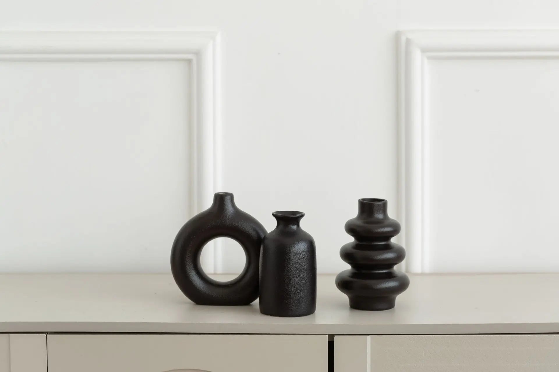 Kit 3 Vasos Cerâmica Boho Branco — Ornamentos Decorativos para Sala, Quarto e Casamento